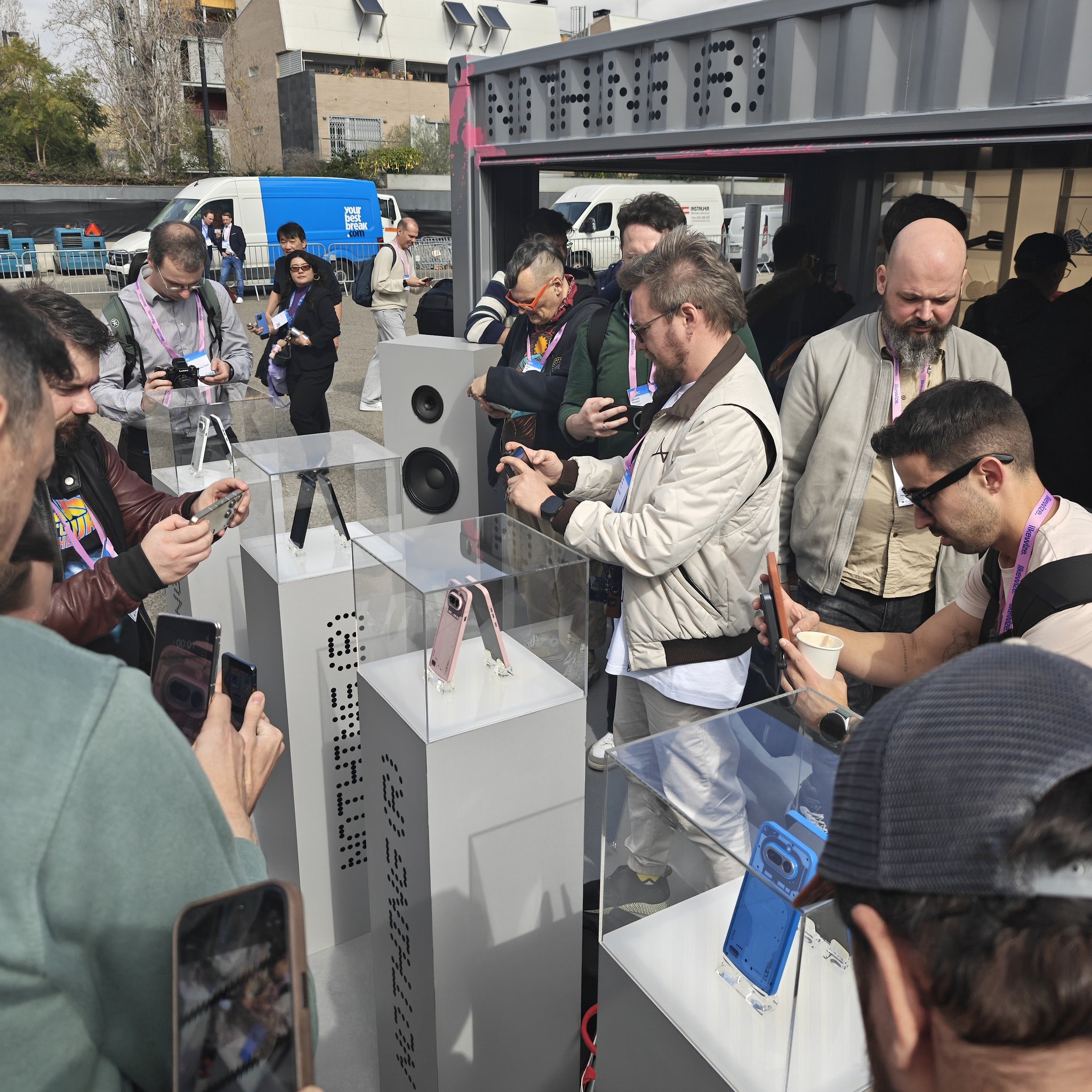 Nothing Phone (4a) во всех цветах показали на MWC 2026