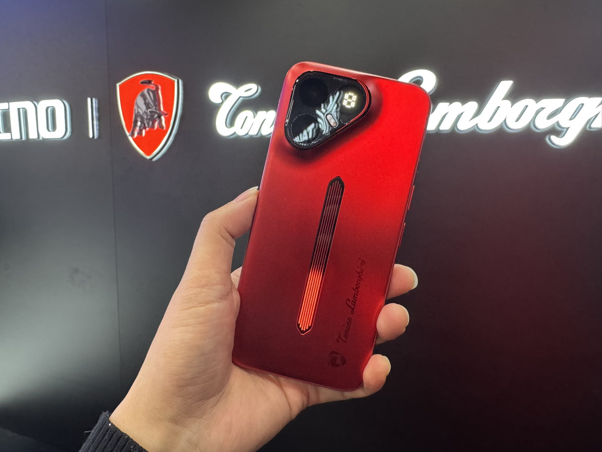 Tecno Pova Metal Tonino Lamborghini Limited Edition представлен на MWC 2026