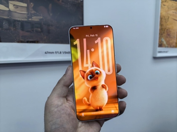 Цельнокерамический тонкофон Tecno Slim 2 представлен на MWC 2026