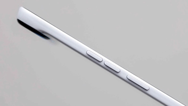 Цельнокерамический тонкофон Tecno Slim 2 представлен на MWC 2026