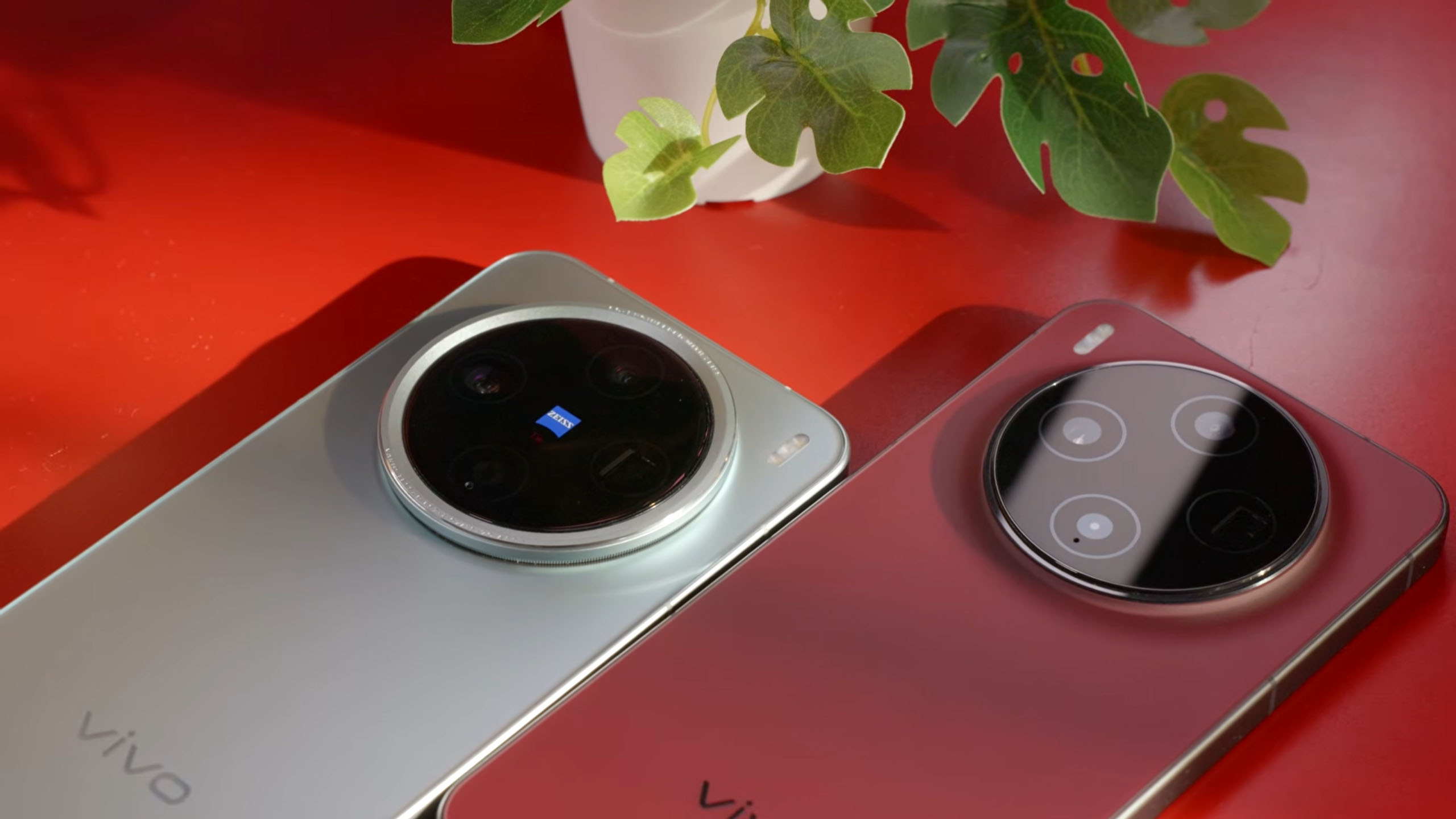 ВИДЕО: обзор Vivo X300 – долгожданный идеальный компакт?