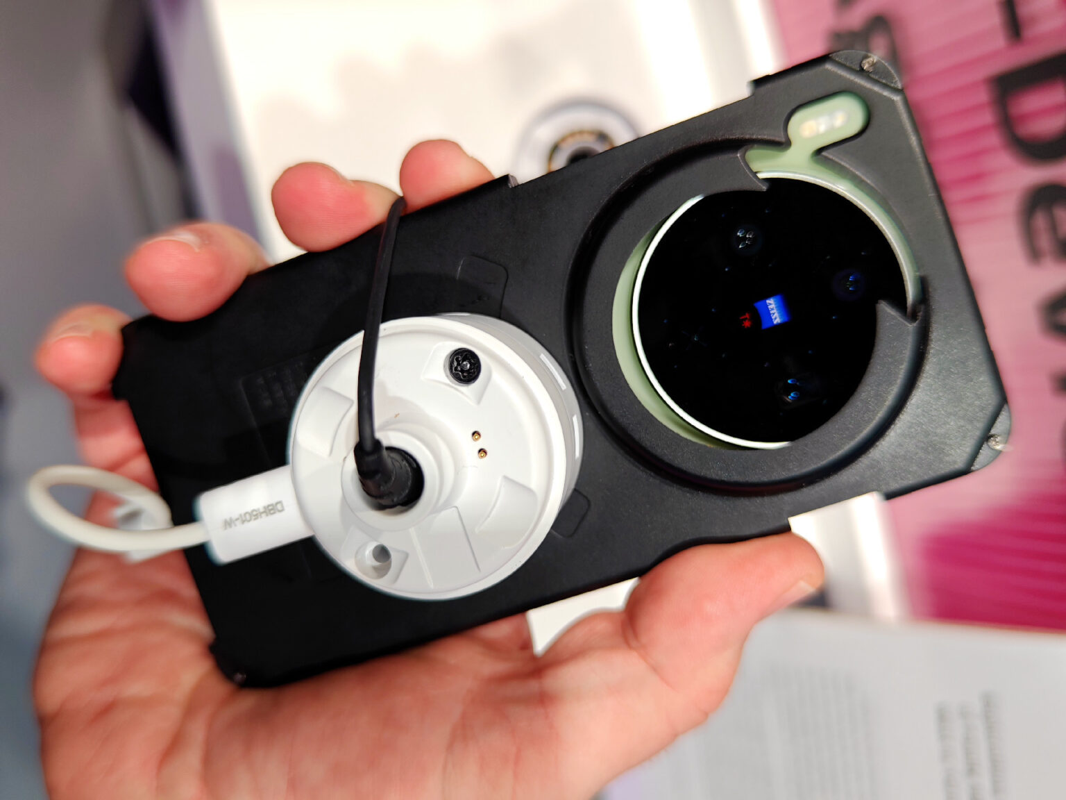 Vivo X300 Max? Не совсем! На MWC 2026 засветился Vivo X300s