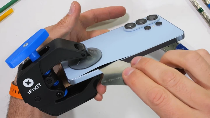 Samsung Galaxy S26 Ultra разобрали на видео и показали, что было скрыто