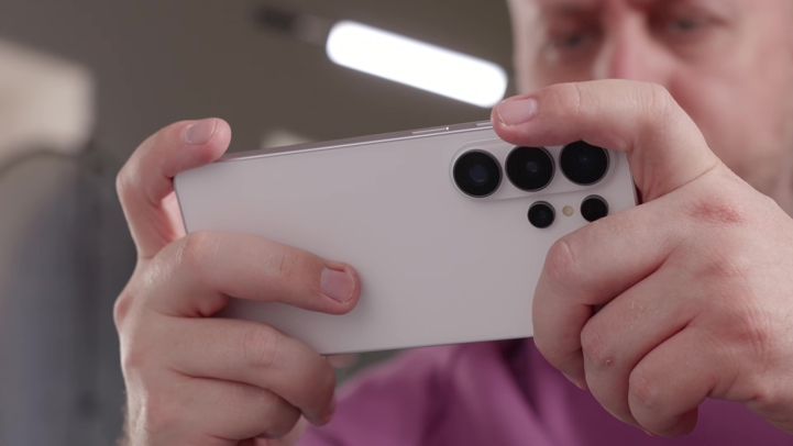 Обзор Samsung Galaxy S26 Ultra: он убивает ваши глаза