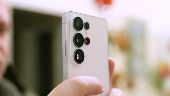 Обзор Samsung Galaxy S26 Ultra: он убивает ваши глаза