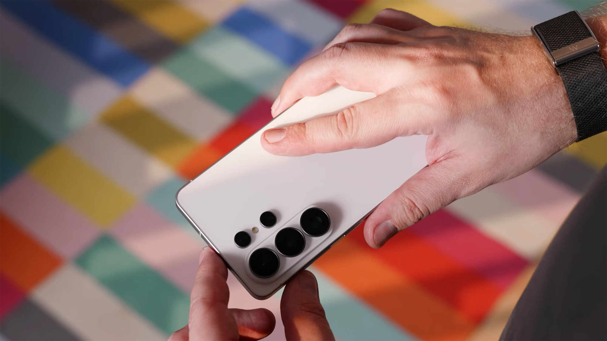 ВИДЕО: обзор Samsung Galaxy S26 Ultra – бочка мёда и Privacy Display