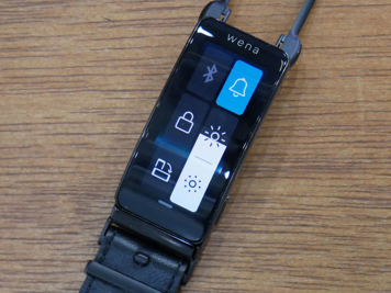 Анонс Wena X: японский фитнес-браслет и ремешок для часов в одном