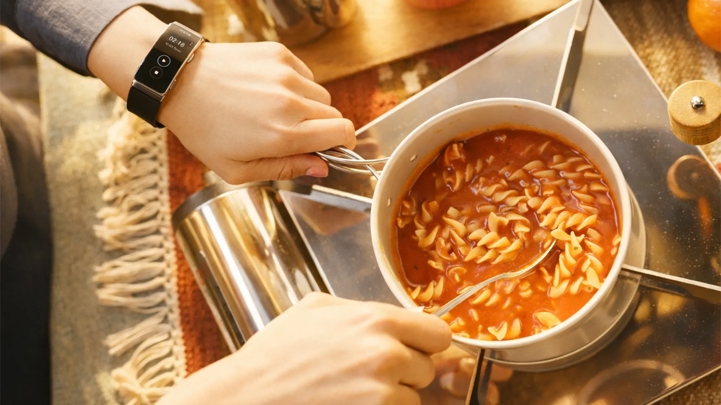 Анонс Wena X: японский фитнес-браслет и ремешок для часов в одном