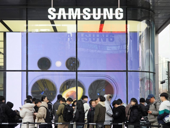 Samsung тихо перевела мобильный отдел в «кризисный режим»