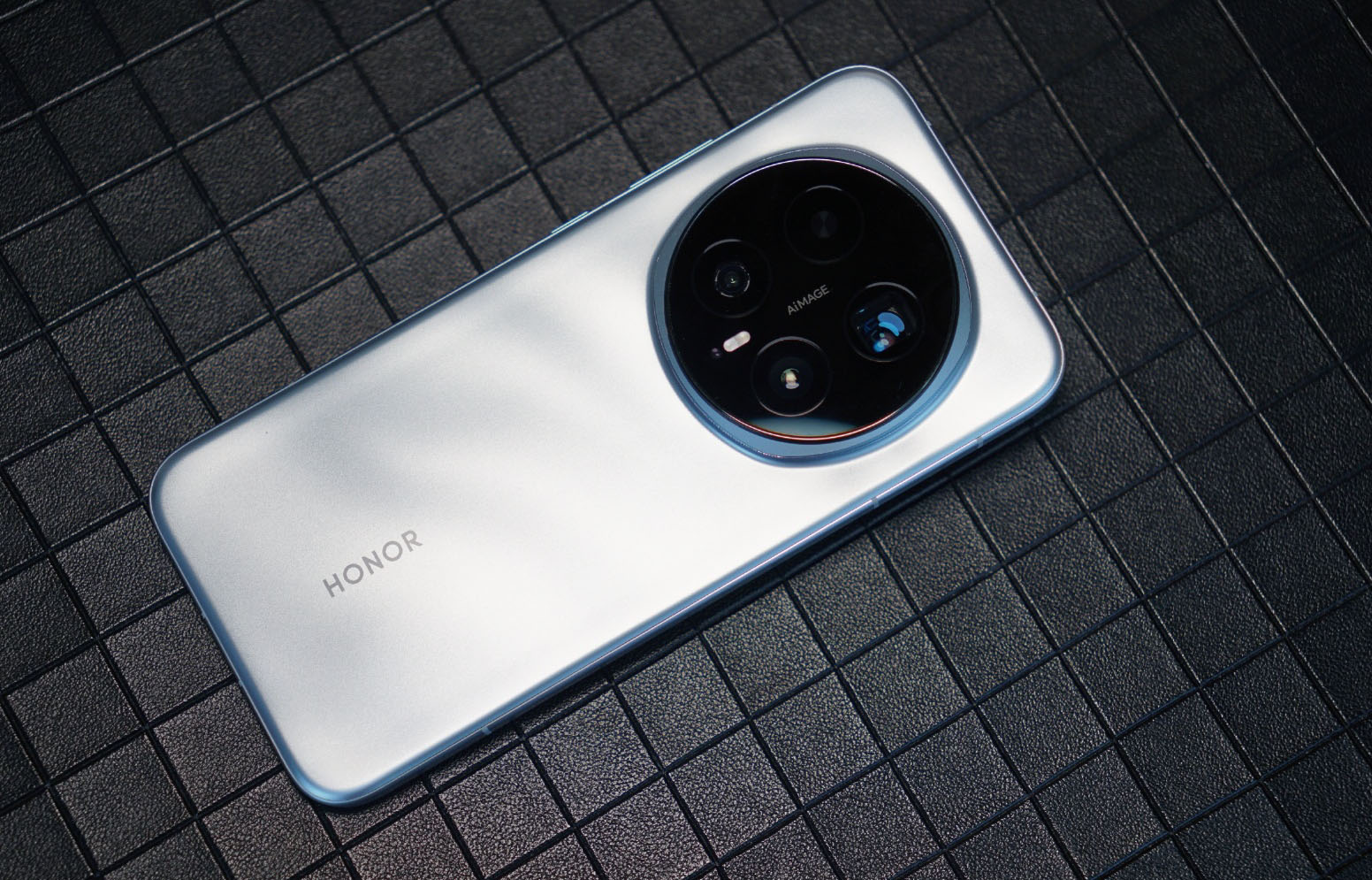 Honor Magic 8 Pro на AliExpress без пошлин и почти вдвое дешевле розницы