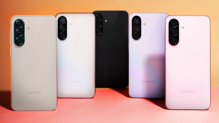 Мобильный отдел Samsung поругался с дисплейным из-за закупки экранов конкурентов