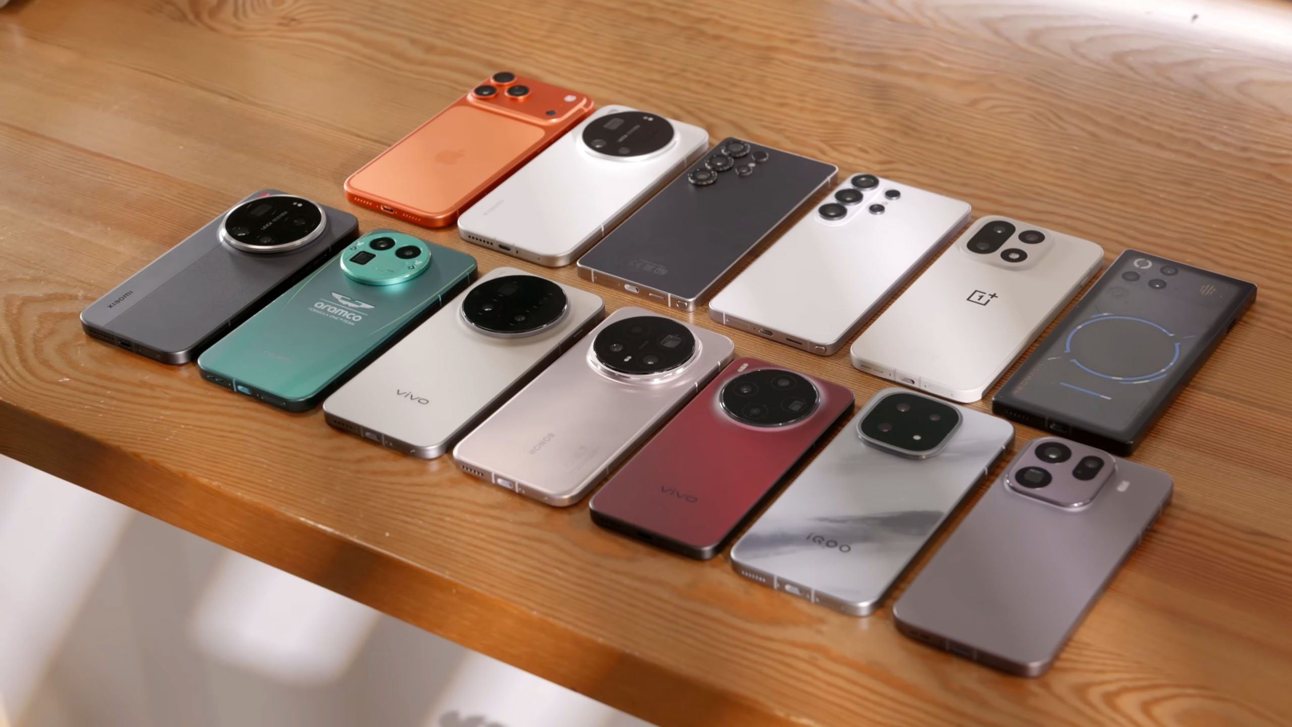 ВИДЕО: почему Лысый ушёл с Samsung на OnePlus 15