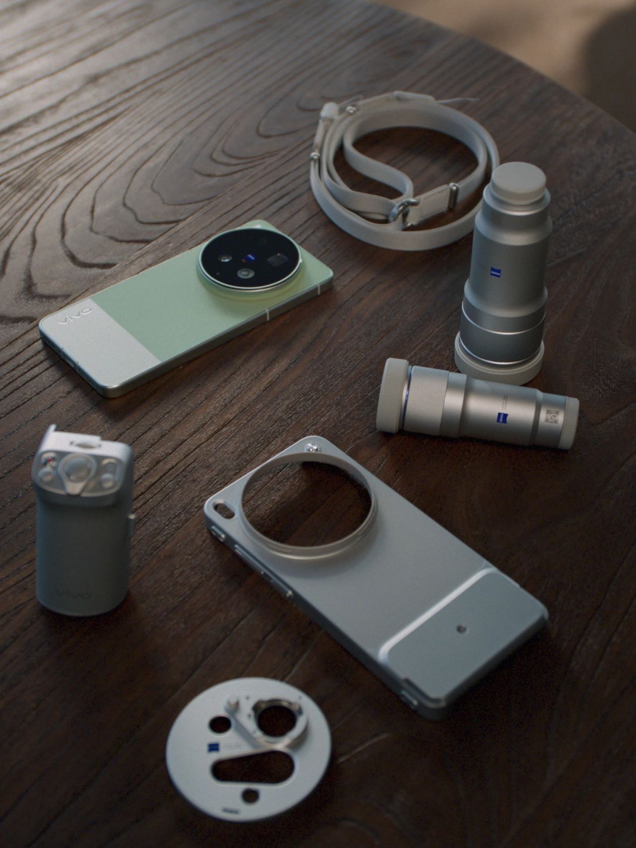 Царский фотонабор Vivo X300 Ultra распаковали на видео