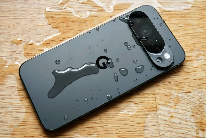 Новая реклама Google Pixel 10 пугает и обманывает пользователей