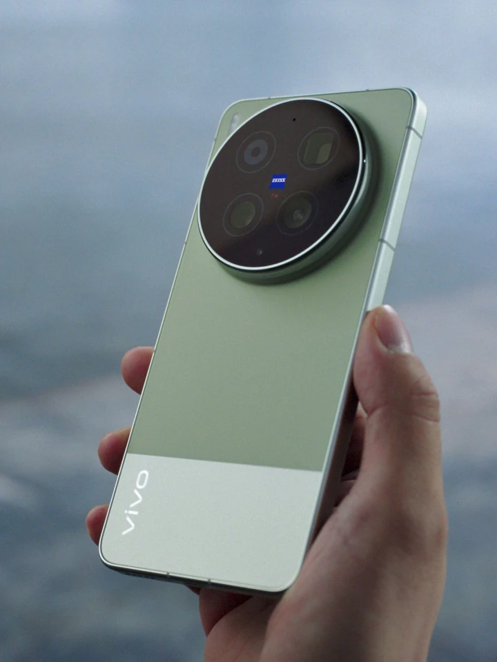 Цены Vivo X300 Ultra, возможно, слиты в Сеть до презентации