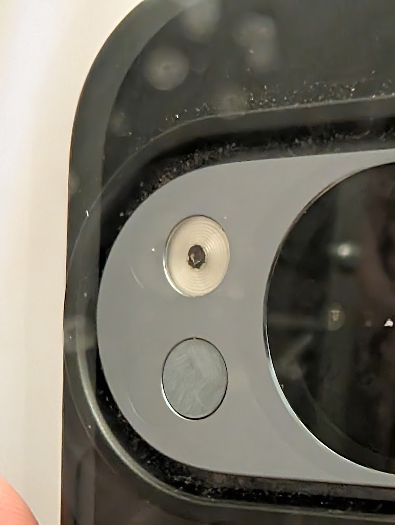 Владельцы Google Pixel 10 Pro жалуются на сгорание LED-вспышки