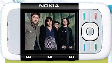 Nokia 5300 XpressMusic с автографом Fall Out Boy