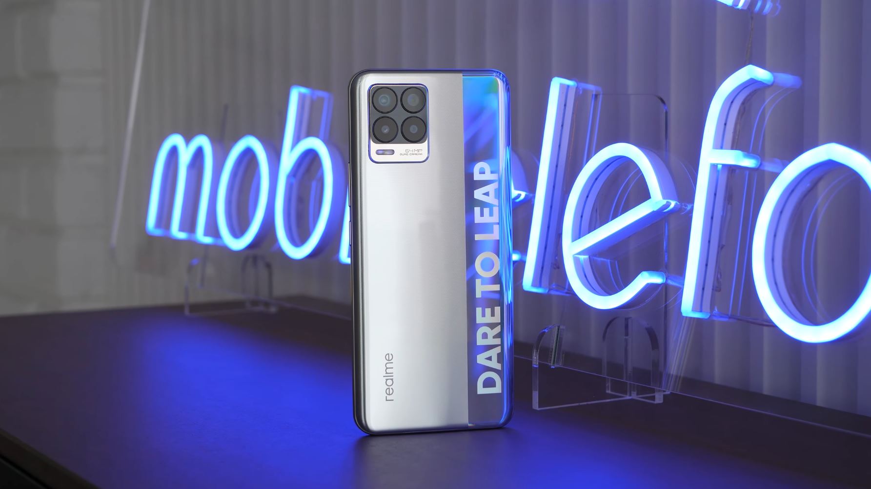 ВИДЕО: Обзор Realme 8 – стильный конкурент Redmi и POCO