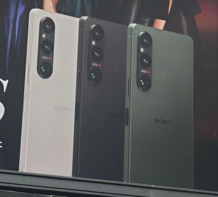 : Sony Xperia 1 V      