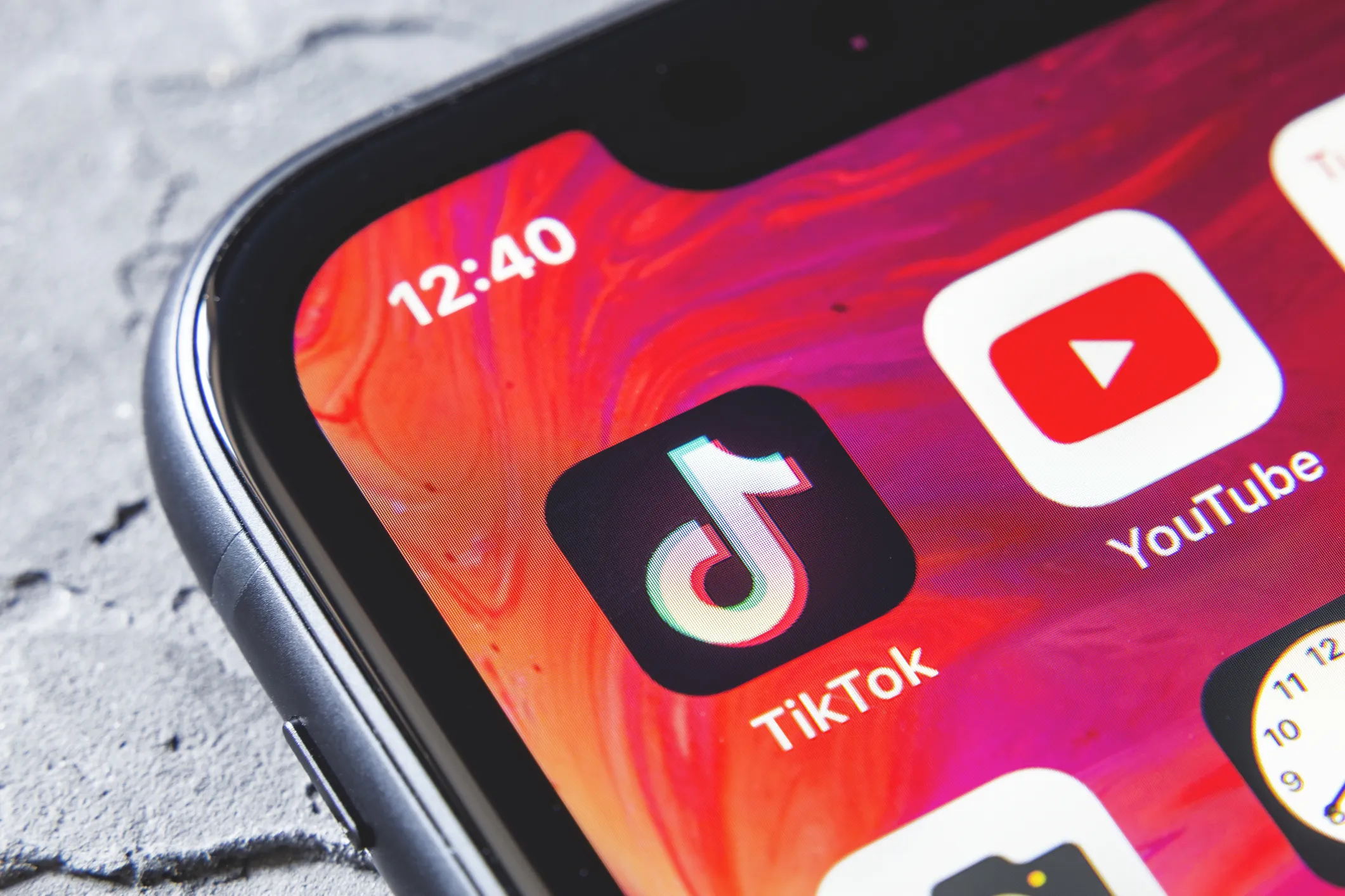 TikTok    Fortnite,    App Store