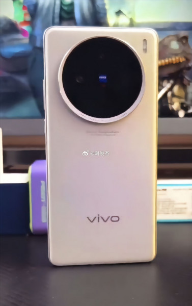 Vivo X100s показали во всех деталях на живых фото?