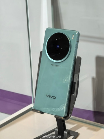 Vivo X100s в двух цветах на серии живых фотографий