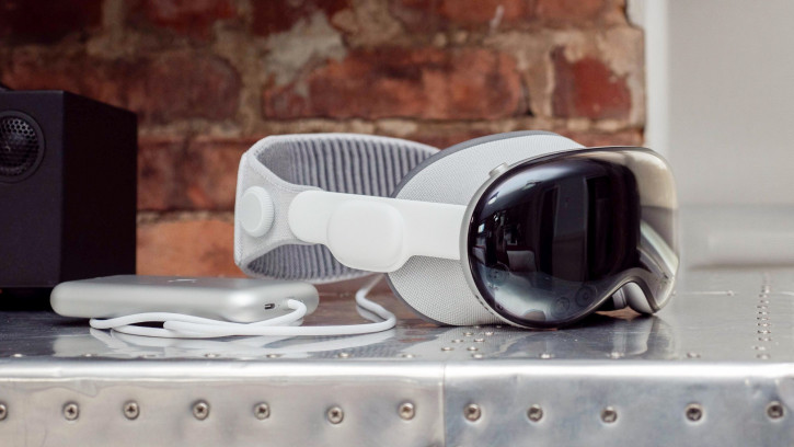 Apple Vision Pro     : VR-  
