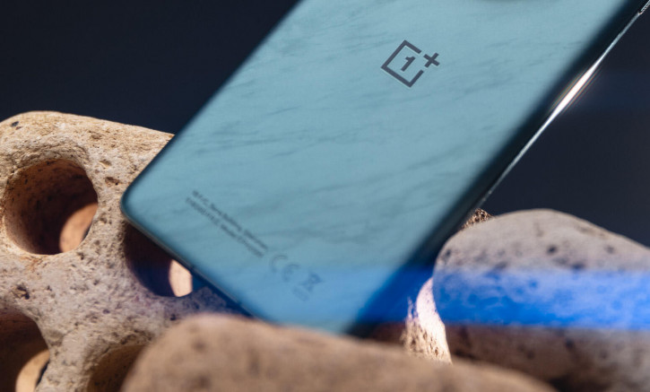 OnePlus 13 может затмить почти все флагманы по ёмкости батареи