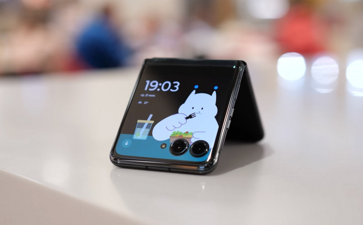    Motorola Razr 50 Ultra       