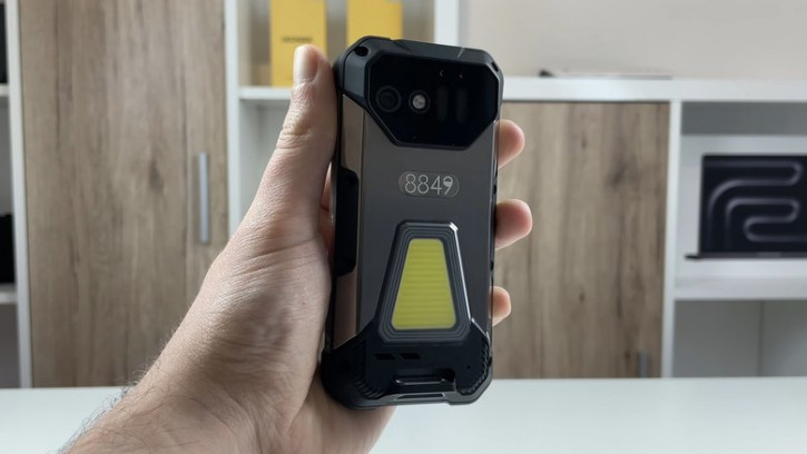 iPhone, Samsung, Pixel:    . 2024 
