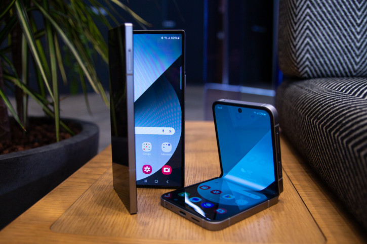 - , - :   Galaxy Z Flip 7  Fold 7