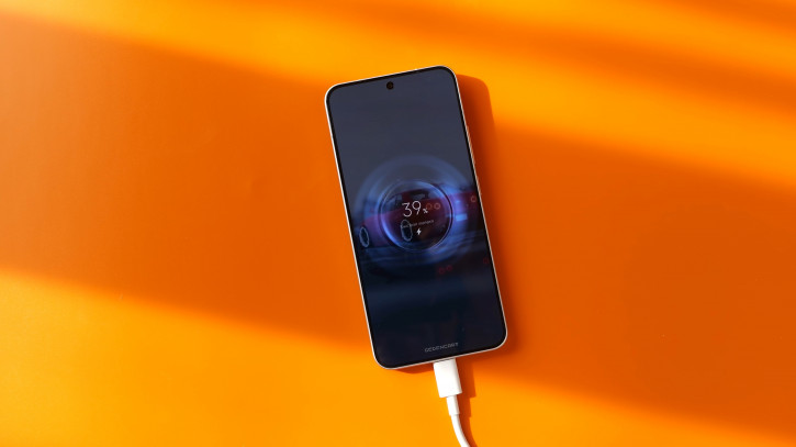 Обзор Xiaomi 15: наконец-то дождались? 