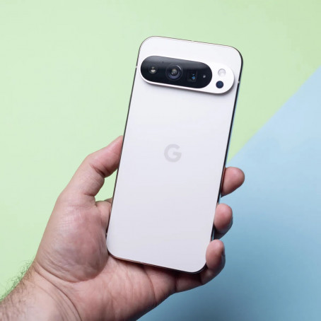 Google высмеяла украденный у Pixel дизайн iPhone 17, но вышло плохо