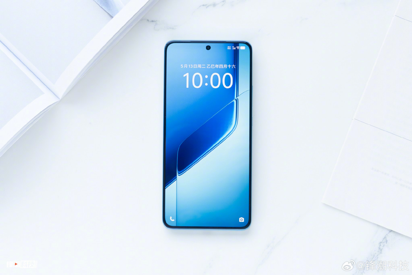 iQOO Neo 10 Pro+ красуется на студийных фото до презентации