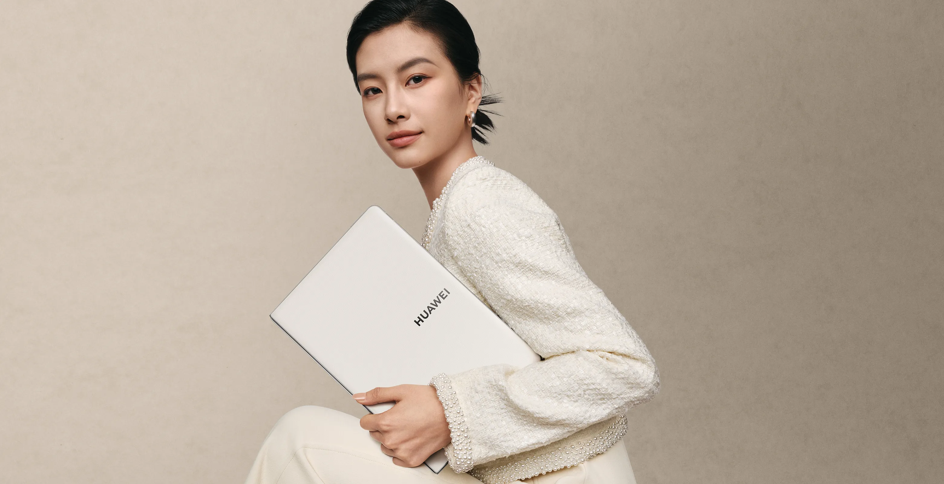 Анонс Huawei MateBook Fold – ноутбук с огромным складным экраном