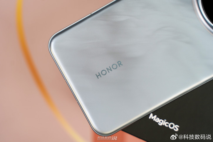   Honor Magic 8     3 