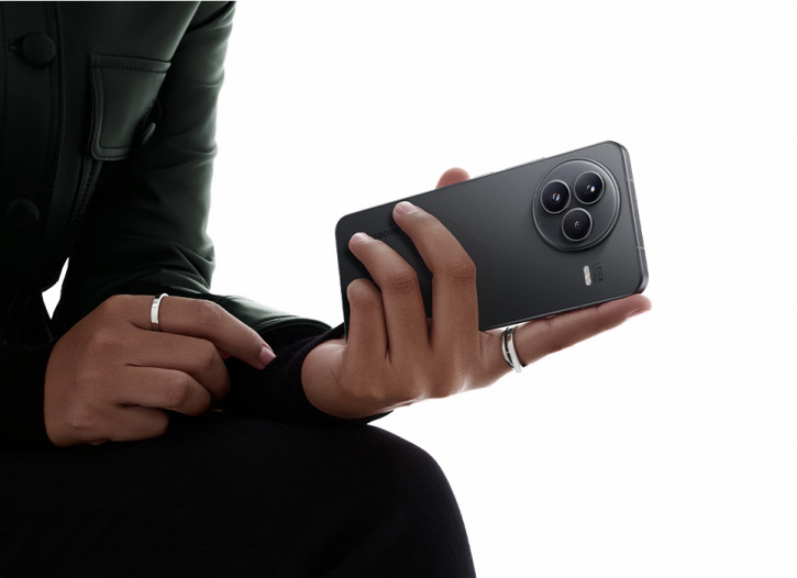  Xiaomi Civi 5 Pro:   Leica  Snapdragon 8s Gen 4