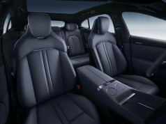 YU7 INterior