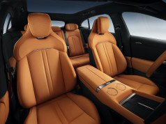 YU7 INterior