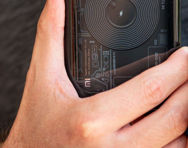 Xiaomi 16 может получить прозрачную версию, но есть загвоздка