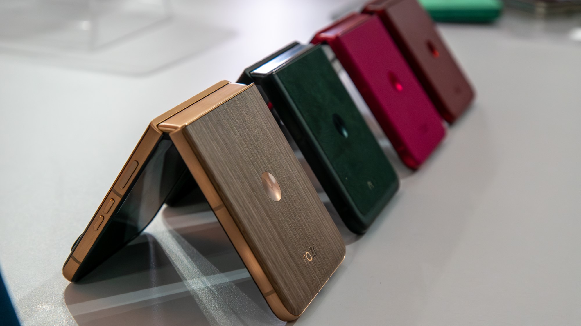 25% покупателей Motorola Razr Ultra переходят с iPhone