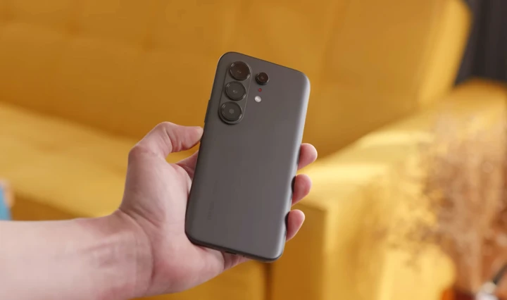 ВИДЕО: обзор Tecno Camon 50 Ultra 5G – самый ИИ-шный смартфон в России?