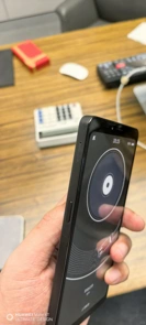 Hisense A10 с E-Ink-экраном впервые на живых фото
