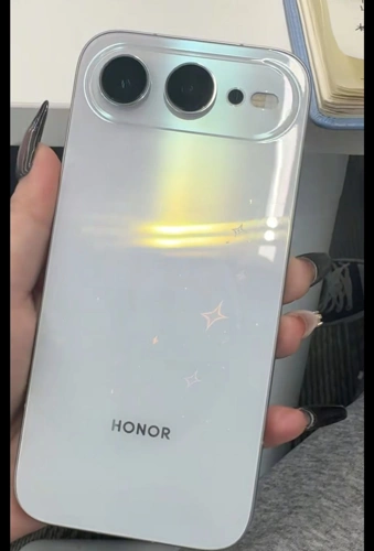 Китайские Honor 600 будут слабее глобальных и получат третью модель