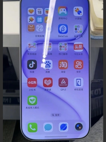 Китайские Honor 600 будут слабее глобальных и получат третью модель