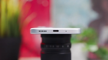 Обзор iQOO Z11x 5G: двое суток в кармане, IP69 в придачу