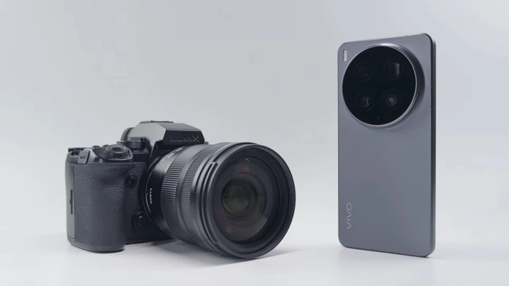 ВИДЕО: обзор Vivo X300 Ultra – не смартфон, а камера с телефоном