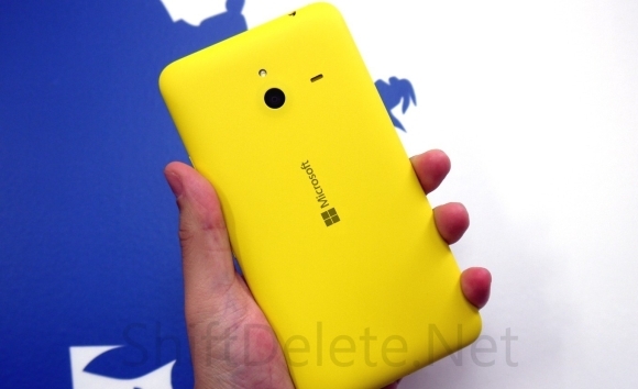 Microsoft Lumia 1330:   