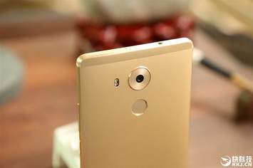     Huawei Mate 8   