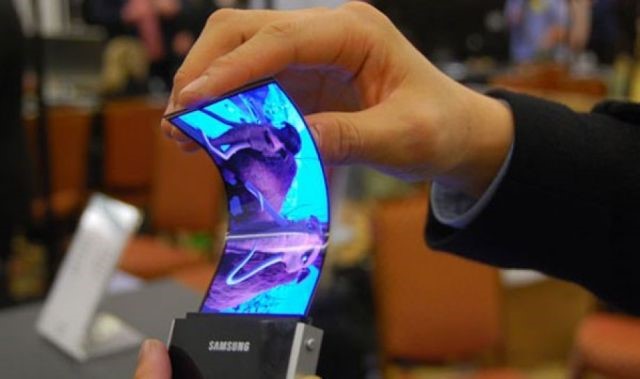 Серия Samsung Galaxy F подтверждена. Первые изогнутые смартфоны?